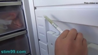 Sounding Medis Yang Intens Dengan Jarum Suntik Di Dalam Rahim.