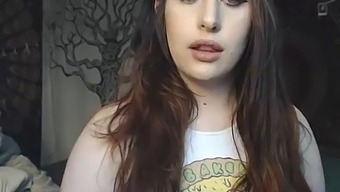 Haylihaze'S 44th Show: Voluptuous Camgirl Flaunts Curves On Webcam