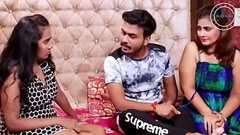 Desi Girl Gets Naughty On Webcam In Indian Series