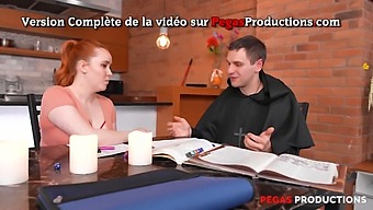 18+ Тинејџерки Ударају Велика Јаја У Овом Спарном Видеу.