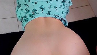 Wanita Ini Lebih Suka Seks Anal Daripada Apa Pun!