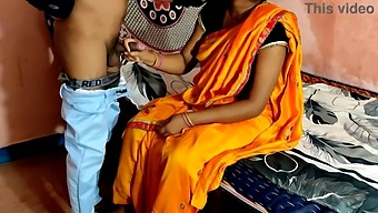 হিন্দি অডিওতে ভগ্নিপতির সাথে মোটা লিঙ্গ এবং চুড়ি গরম সেক্সের দিকে নিয়ে যায়।