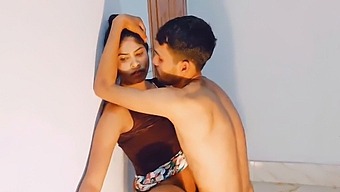 Fratele Vitreg Pătrunde În Vaginul Umed Al Surorii Vitrege Cu Un Membru Mare / Hanif Și Sumona